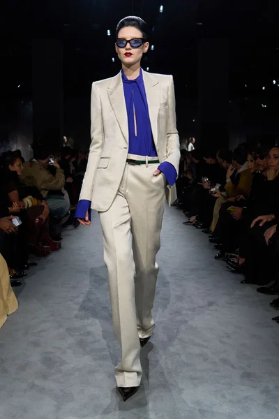 Look 34